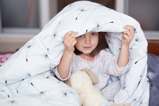 Quand un tout-petit peut-il avoir un oreiller et une couverture ?
