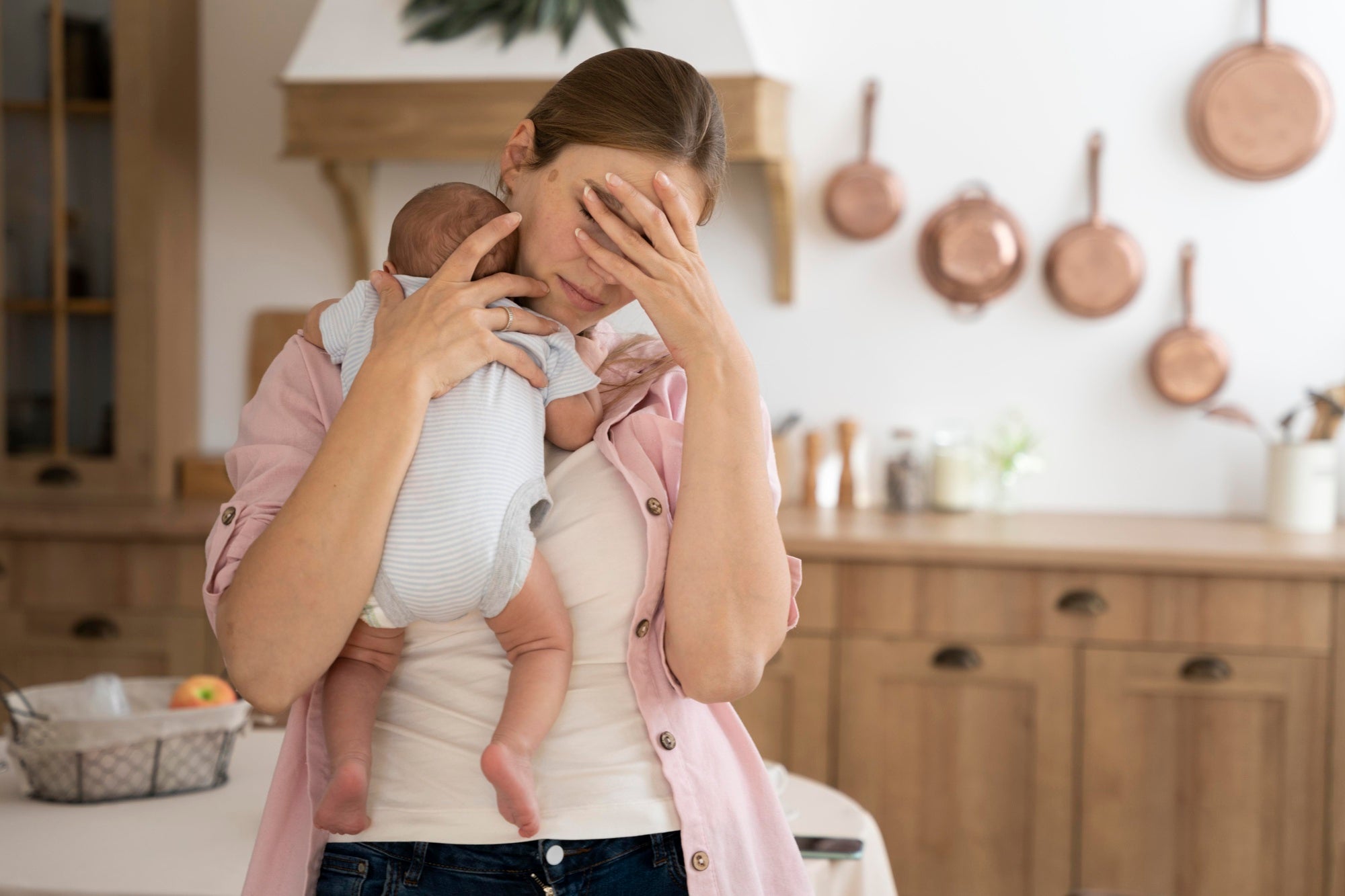 Bébé en pleine régression du sommeil qui se réveille la nuit