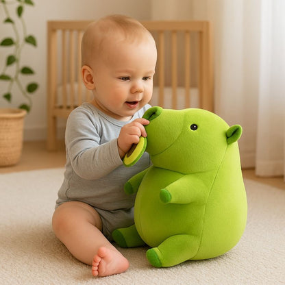 Peluche-capybara-vert-avec-avocat